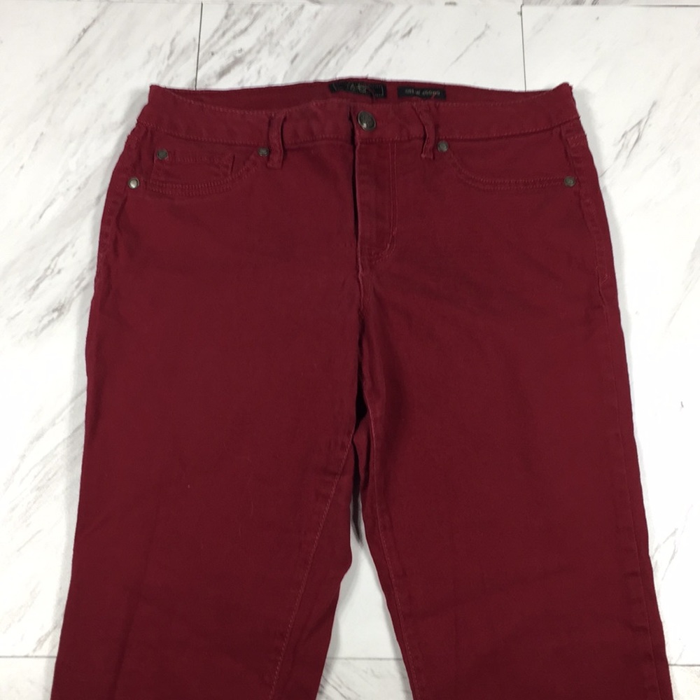 ⭐️ 32 JESSICA SIMPSON REGULAR RED JEGGINGS